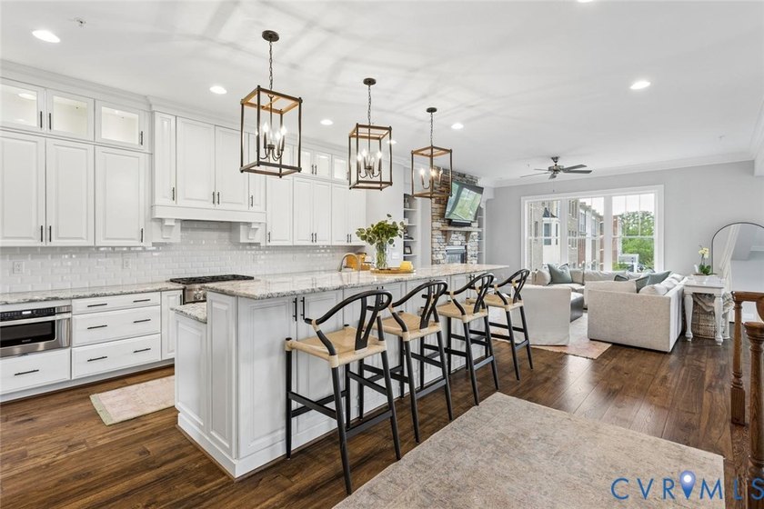 A townhome of this caliber rarely becomes available in the - photo 11