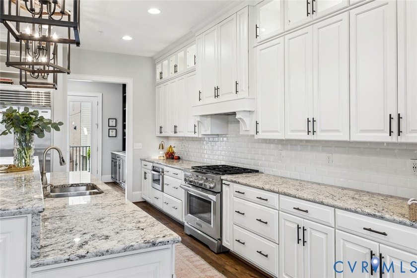 A townhome of this caliber rarely becomes available in the - photo 21