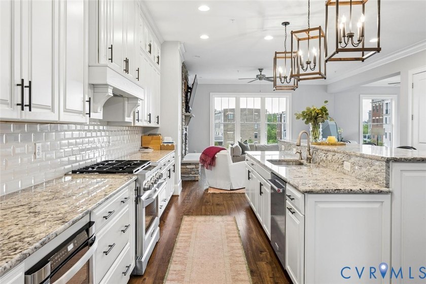 A townhome of this caliber rarely becomes available in the - photo 22