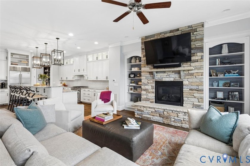 A townhome of this caliber rarely becomes available in the - photo 30