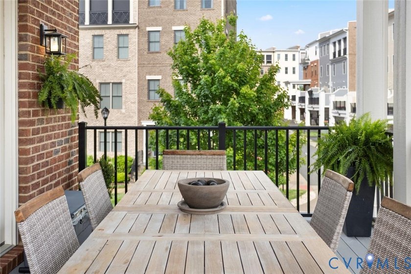 A townhome of this caliber rarely becomes available in the - photo 41