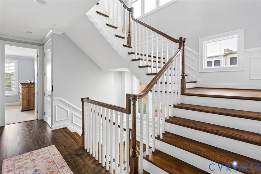 A townhome of this caliber rarely becomes available in the - photo 49