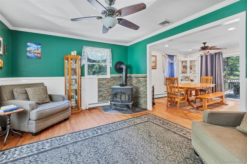 Welcome to this spacious and meticulously maintained 2,464 - photo 6