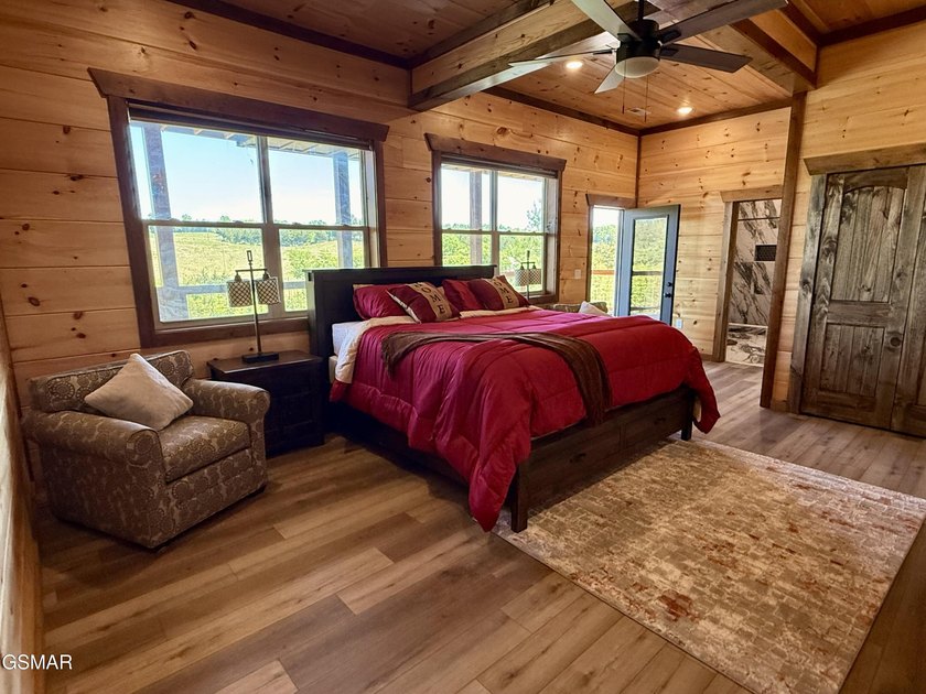 Turn-key 4-bedroom cabin located in the gated Timberlake Bay - photo 13