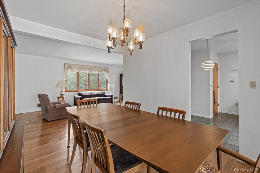 Welcome home to the East End of New Rochelle's highly desirable - photo 13