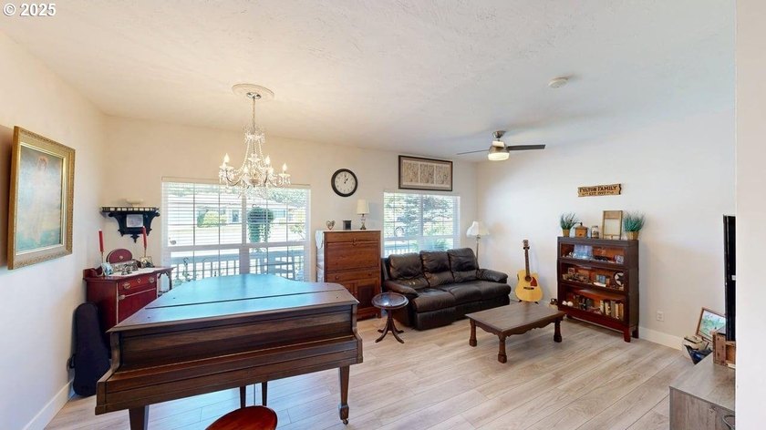 Spacious 4-bedroom, 3.5 bath residence with a rare 4-car garage - photo 18