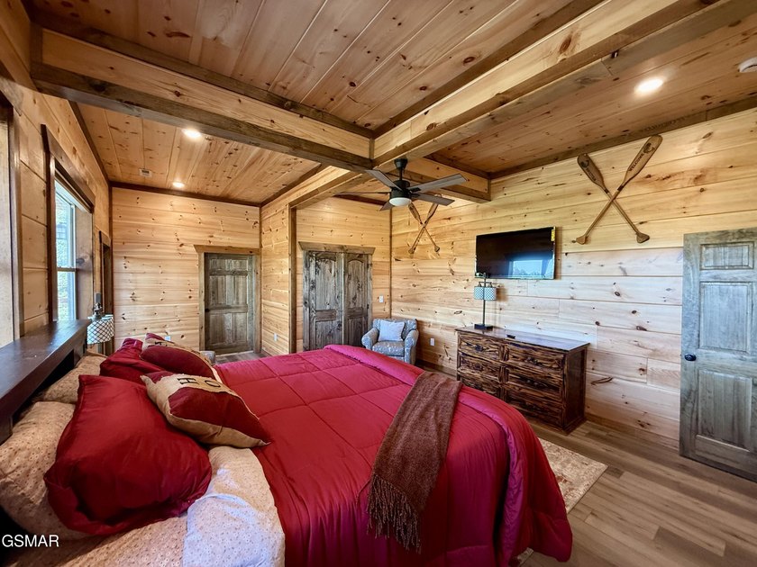 Turn-key 4-bedroom cabin located in the gated Timberlake Bay - photo 19