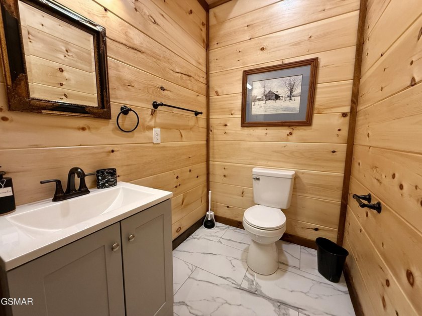 Turn-key 4-bedroom cabin located in the gated Timberlake Bay - photo 21