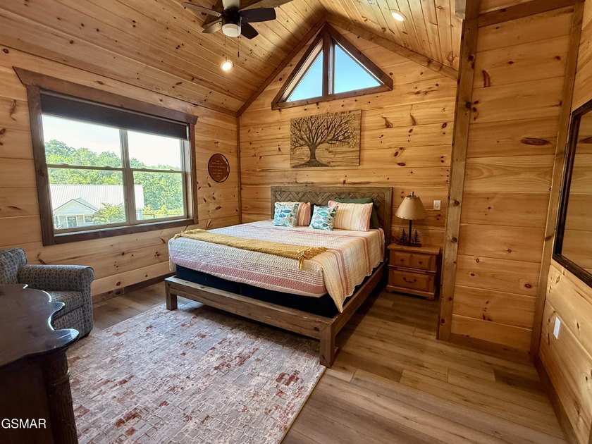 Turn-key 4-bedroom cabin located in the gated Timberlake Bay - photo 26