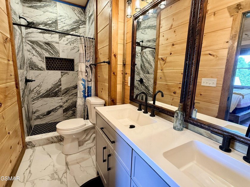 Turn-key 4-bedroom cabin located in the gated Timberlake Bay - photo 29
