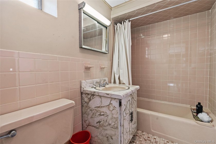 Welcome home to the East End of New Rochelle's highly desirable - photo 30