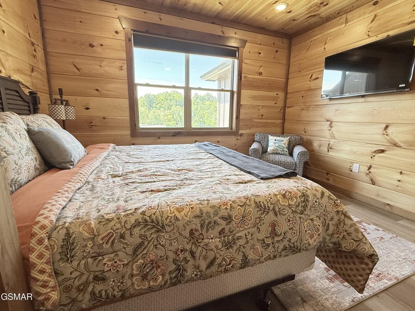 Turn-key 4-bedroom cabin located in the gated Timberlake Bay - photo 32