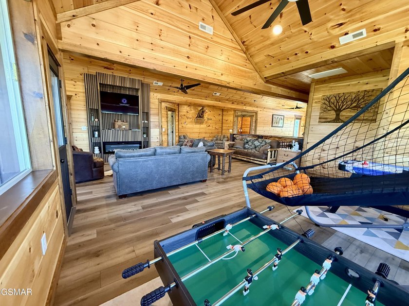 Turn-key 4-bedroom cabin located in the gated Timberlake Bay - photo 44
