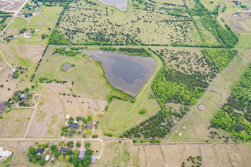 Rare opportunity to own a private, Ag-exempt estate just minutes - photo 5