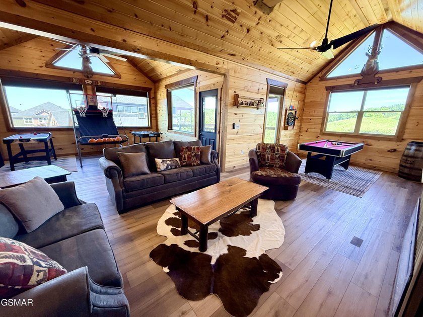 Turn-key 4-bedroom cabin located in the gated Timberlake Bay - photo 46