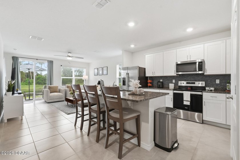 Your Port Orange paradise awaits. This sun-drenched, end-unit - photo 5