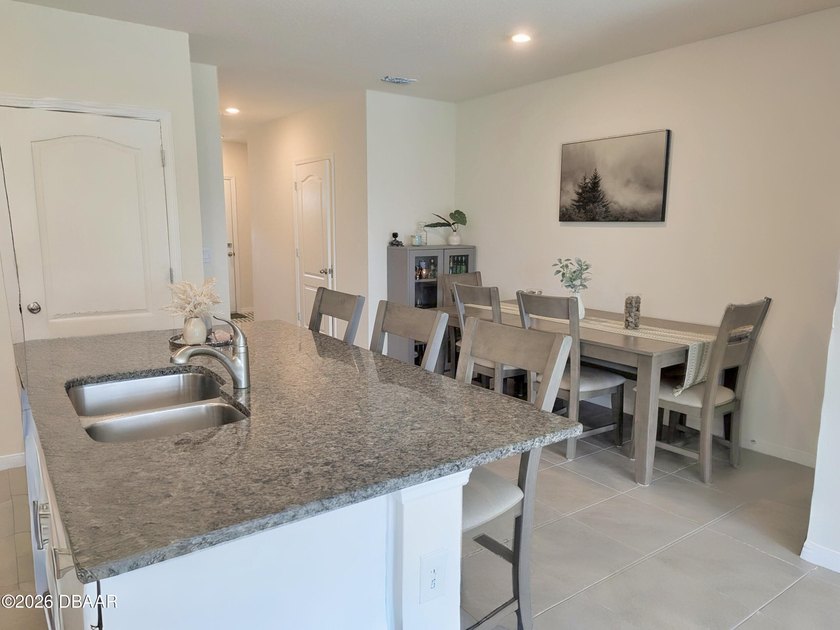 Your Port Orange paradise awaits. This sun-drenched, end-unit - photo 10