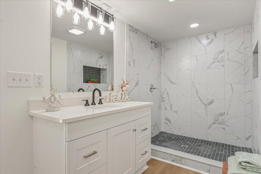 Escape to lake life in this beautifully updated one-story - photo 6