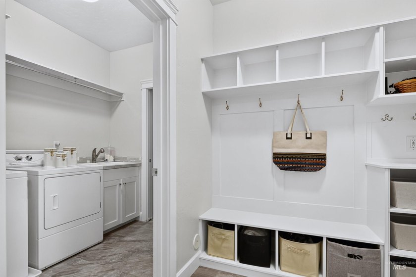 Custom home in the prestigious Red Hawk Ridge community. This - photo 18