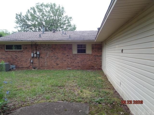 One story Brick home on a nice corner lot. Home has had quiet a - photo 6