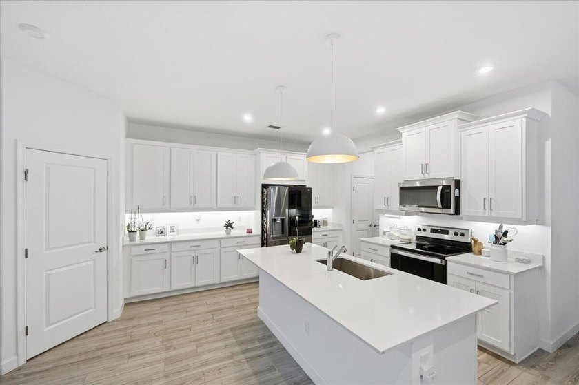 This beautiful Model Home at Cadence at Tradition offers 1,917 - photo 9