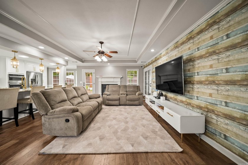 Discover the perfect opportunity to own this remarkable home - photo 10