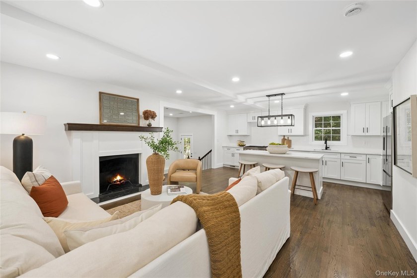 Welcome to 128 Crooked Hill, a completely renovated residence - photo 5