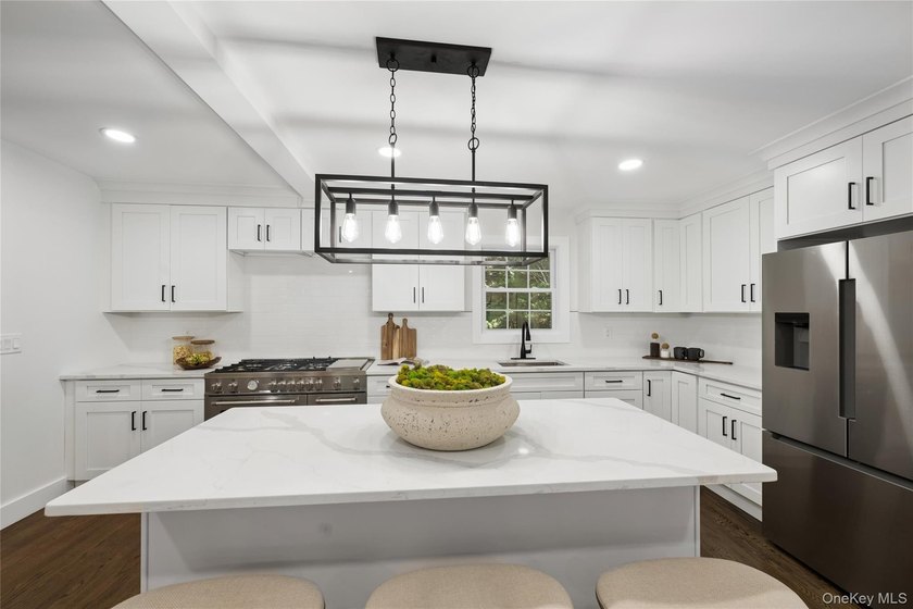 Welcome to 128 Crooked Hill, a completely renovated residence - photo 9
