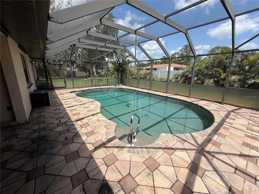 Under contract-accepting backup offers. Don't miss this lovely 3 - photo 3