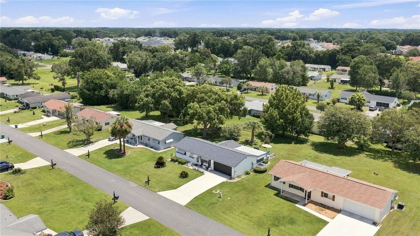 ***BRAND NEW ROOF 2025*** Welcome to this charming and - photo 3