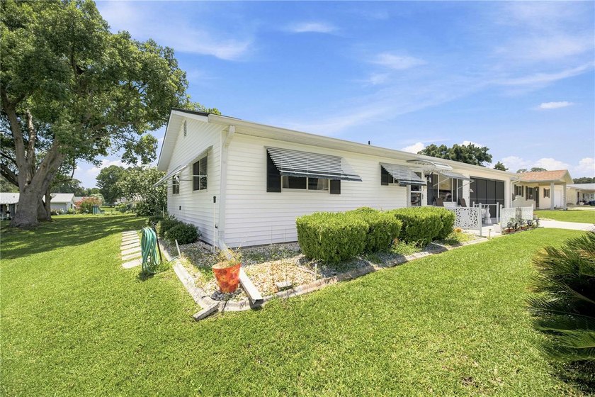 ***BRAND NEW ROOF 2025*** Welcome to this charming and - photo 8
