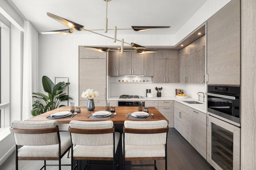 THE SMARTEST BUY IN BROOKLYN. BROOKLYN POINT OFFERS ONE OF THE - photo 3