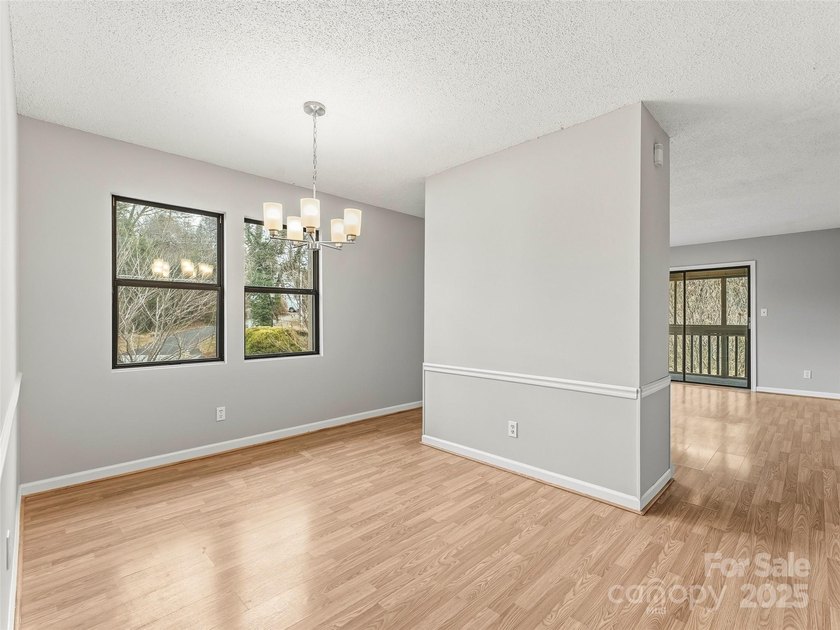 Move right into this beautifully updated end-unit upper-level - photo 5