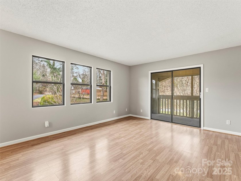 Move right into this beautifully updated end-unit upper-level - photo 8