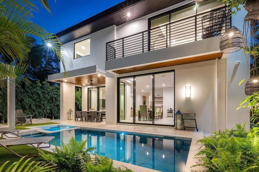 Located in the coveted area of Port La Mar in East Boca Raton - photo 2