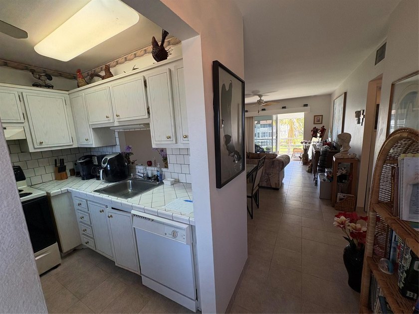 Motivated seller, reduced price!. Enjoy beautiful water view - photo 3
