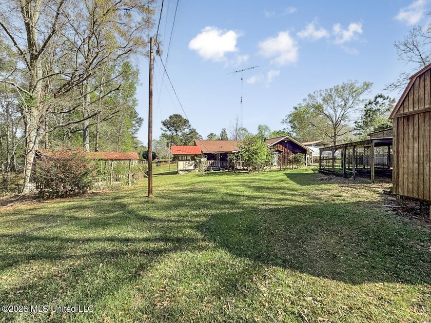 Located in a quiet country setting just minutes from town, 1560 - photo 21