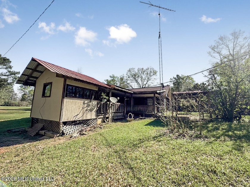 Located in a quiet country setting just minutes from town, 1560 - photo 29