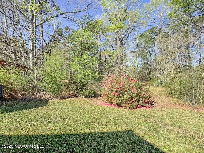 Located in a quiet country setting just minutes from town, 1560 - photo 33