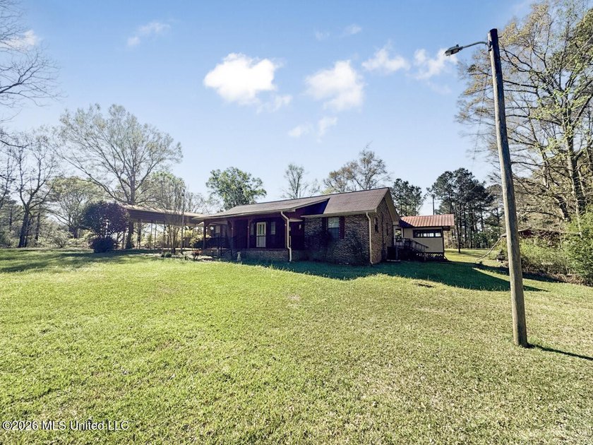 Located in a quiet country setting just minutes from town, 1560 - photo 34