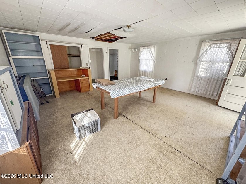 Located in a quiet country setting just minutes from town, 1560 - photo 36