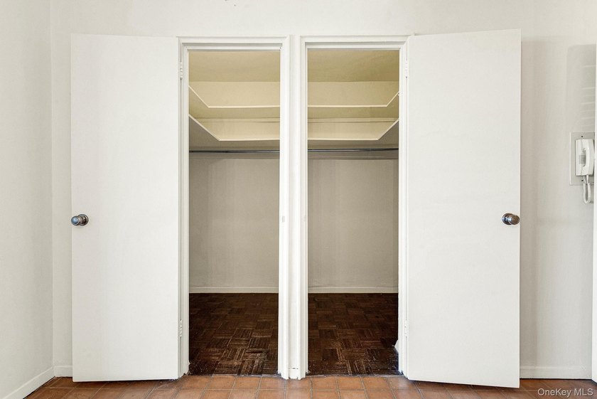 Welcome to this Rare to come by L shaped Studio, in The - photo 6