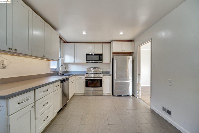 Charming property in Richmond's North &amp; East neighborhood set on - photo 17