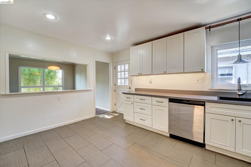 Charming property in Richmond's North &amp; East neighborhood set on - photo 19