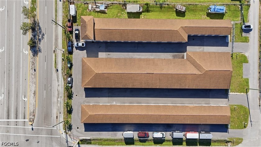Rare opportunity to acquire Storage Quarters, a stabilized - photo 5