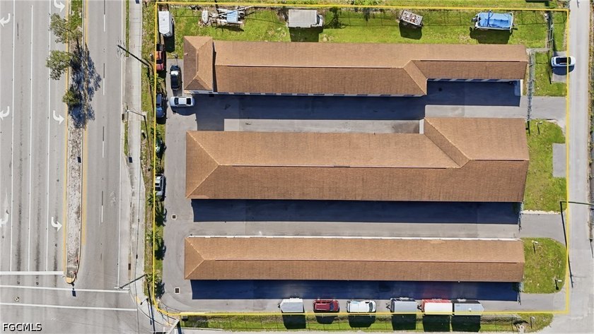 Rare opportunity to acquire Storage Quarters, a stabilized - photo 6