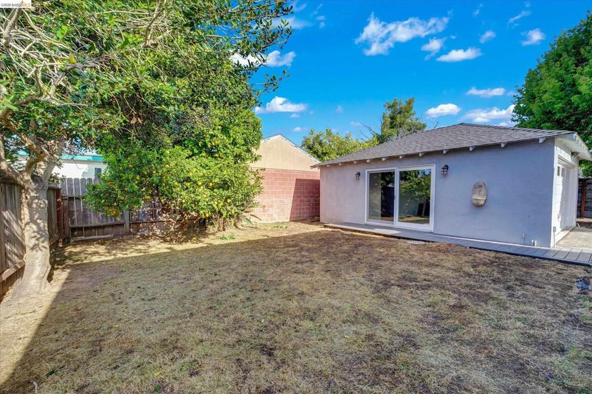 Charming property in Richmond's North &amp; East neighborhood set on - photo 38
