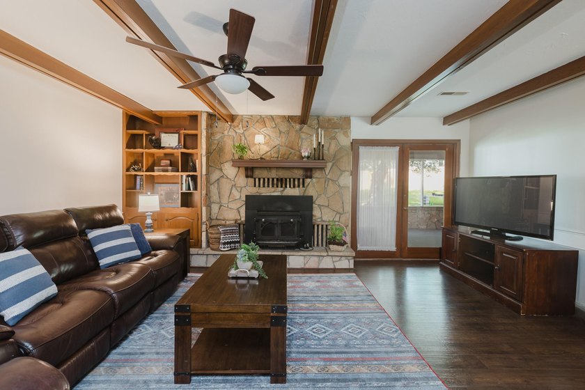 Charming &amp; Recently refreshed, this Ranch Style Home blends - photo 10