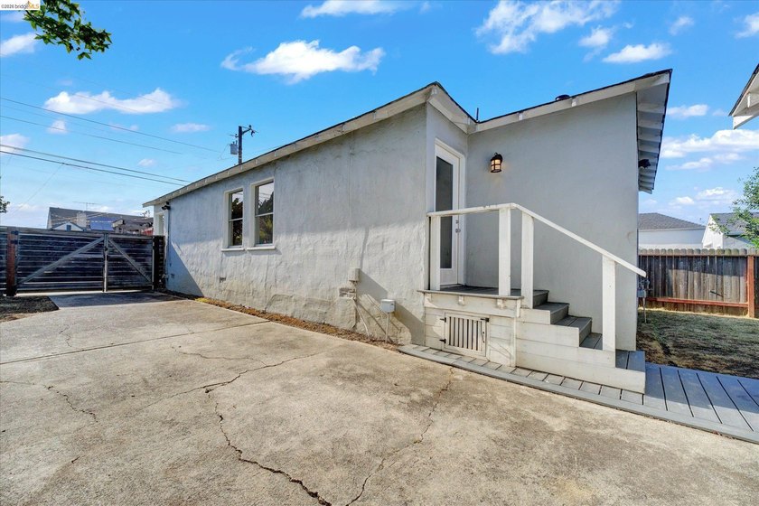 Charming property in Richmond's North &amp; East neighborhood set on - photo 42