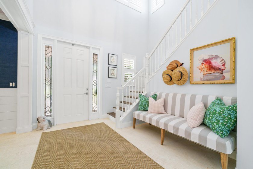 4 BR, 3.5BA expertly renovated masterpiece w/ heat/chilled pool - photo 10